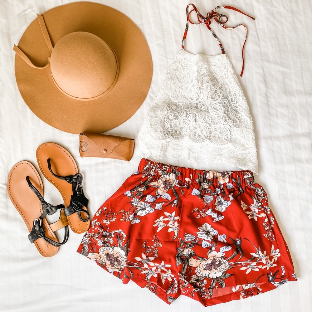 Zaful women’s two piece halter neck lace floral knot back crop top set Large